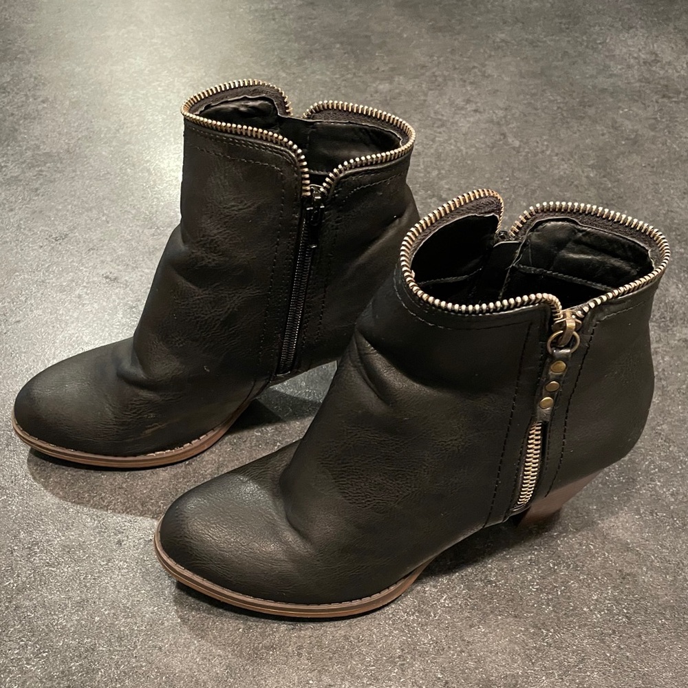 Booties - Picture 4 of 7